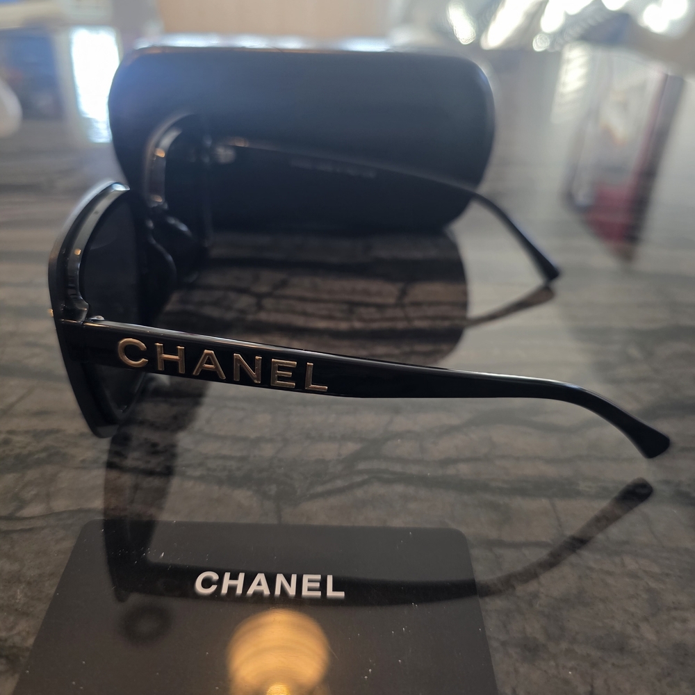 NWT AUTHENTIC CHANEL 5419 Black Square Sunglasses with Gold CC Accents On Lenses - Picture 2 of 9